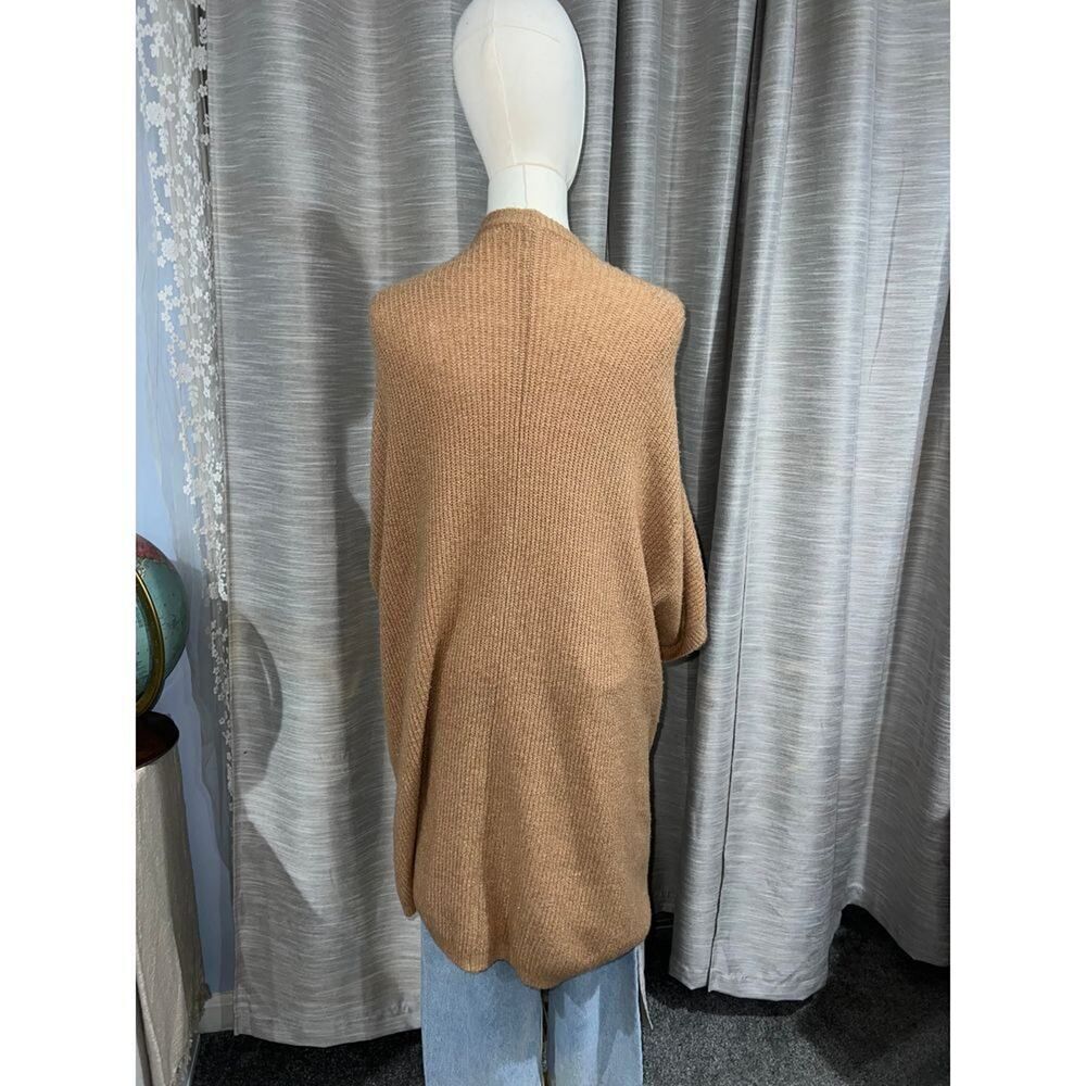 Aerie cozy shawl size medium in tan